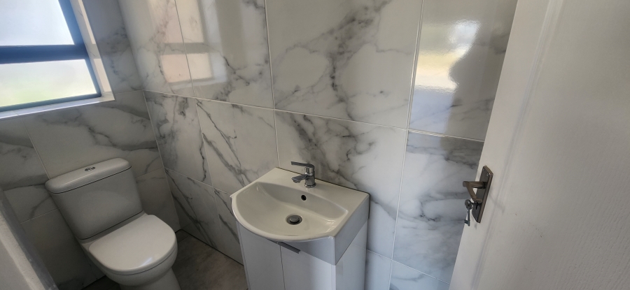 6 Bedroom Property for Sale in Dana Bay Western Cape